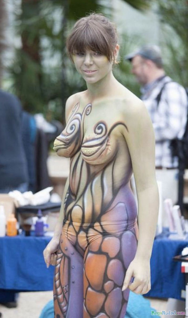 Семейный натуризм боди арт