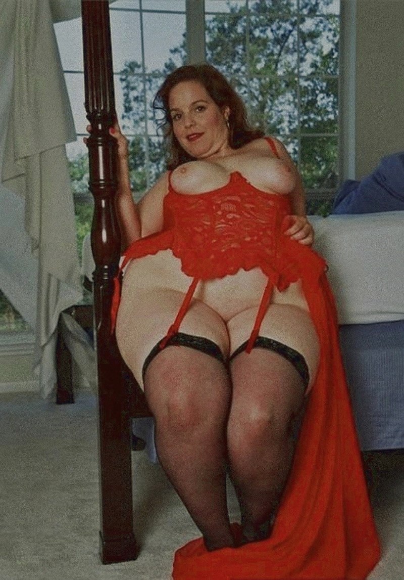 Голые женщины с полными ножками