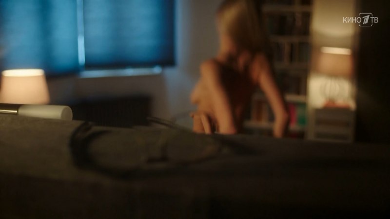 Яна Крайнова постельная сцена