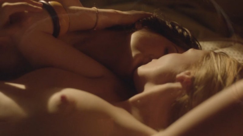 Катрин Коркоран топлес голый