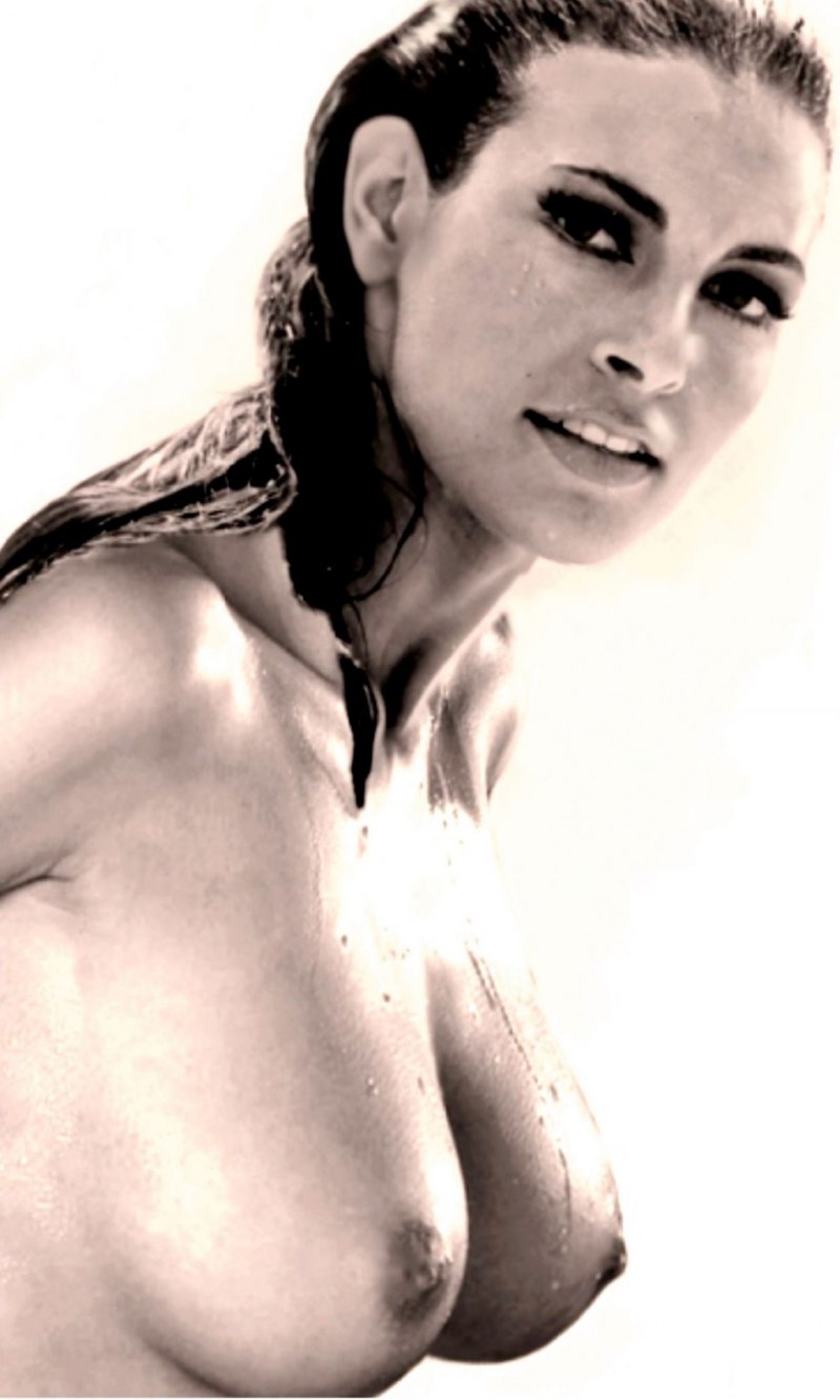 Порноактриса Рэкел Уэлч