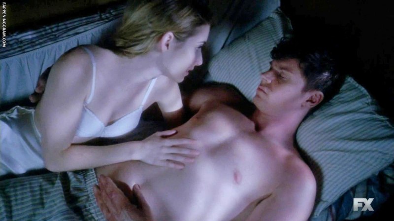 Эмма Робертс голая в фильме