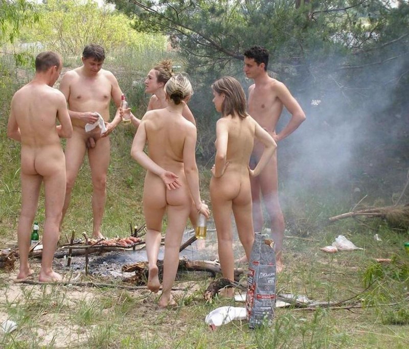Голые студентки на природе