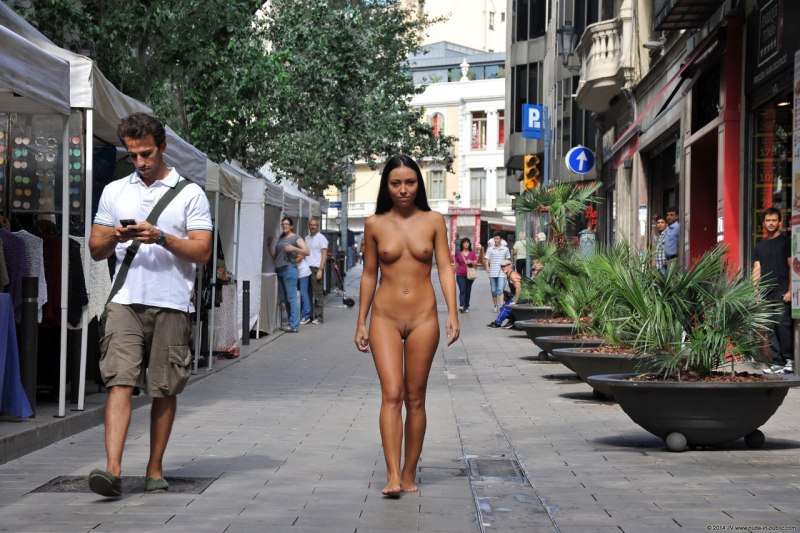 Моника мулатка nude in public