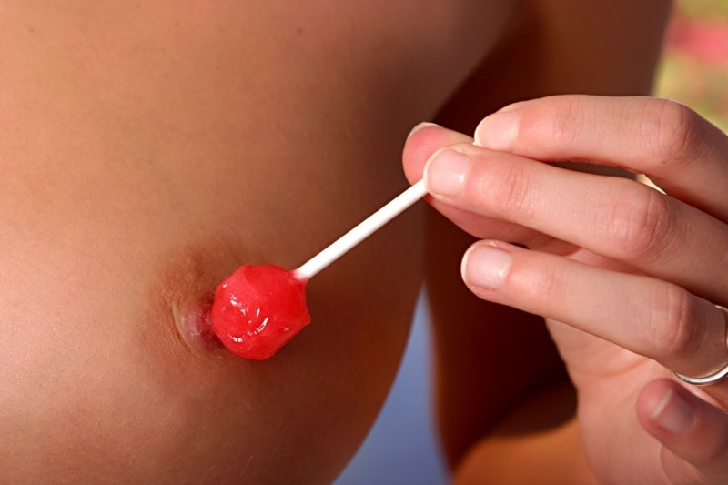 Леденец в попе