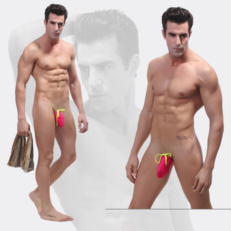 Голые мужчины в купальниках