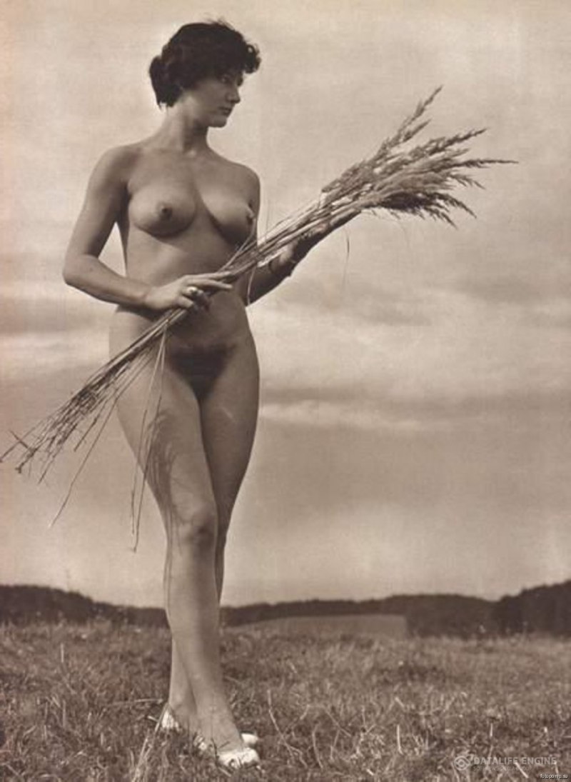 Ретро нудистки с волосатыми лобками