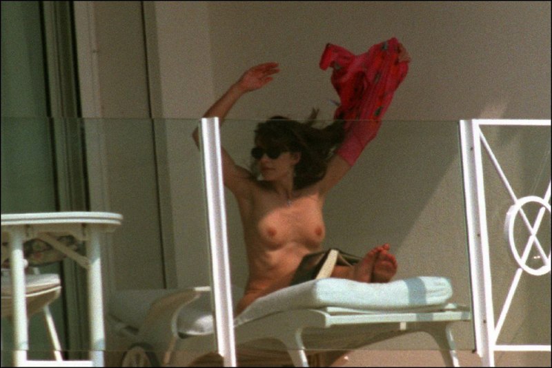 Elizabeth Hurley голая папарацци