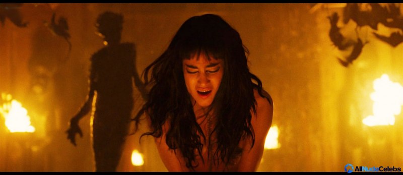 София Бутелла голая в кино