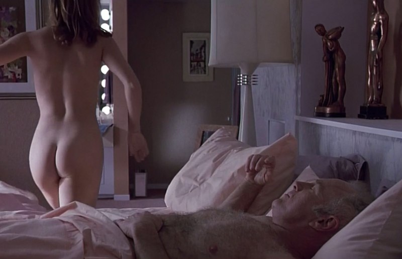 Дина Мейер голая грудь