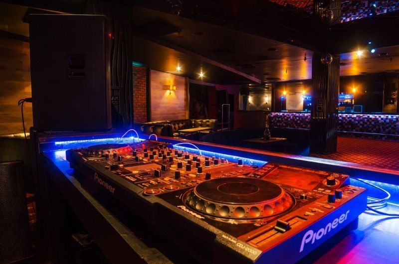 Неоновая вывеска Night Club