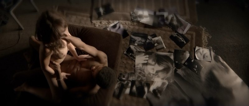 Мэгги Джилленхол голая