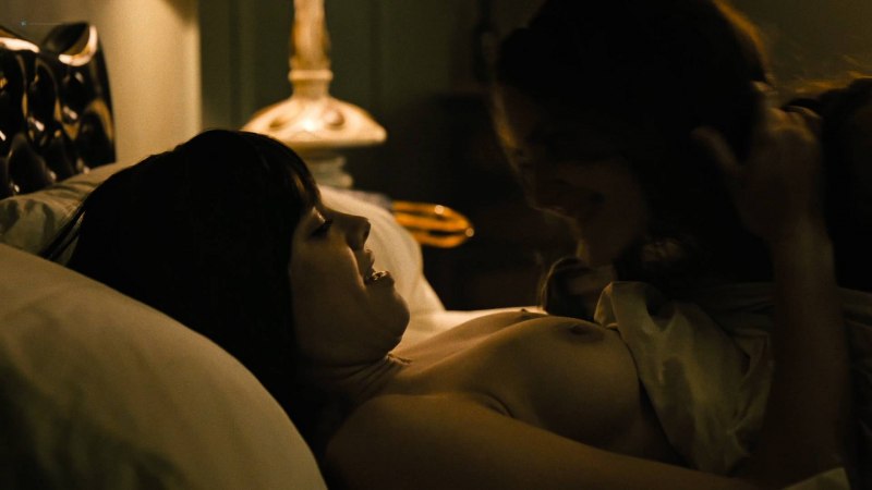 Тесса Томпсон лесби сцены