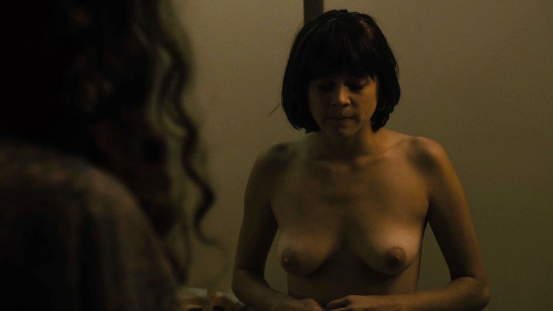 Оливия Луккарди топлес