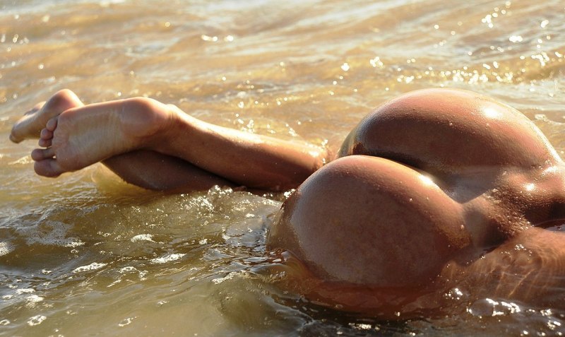 Под водой без трусиков