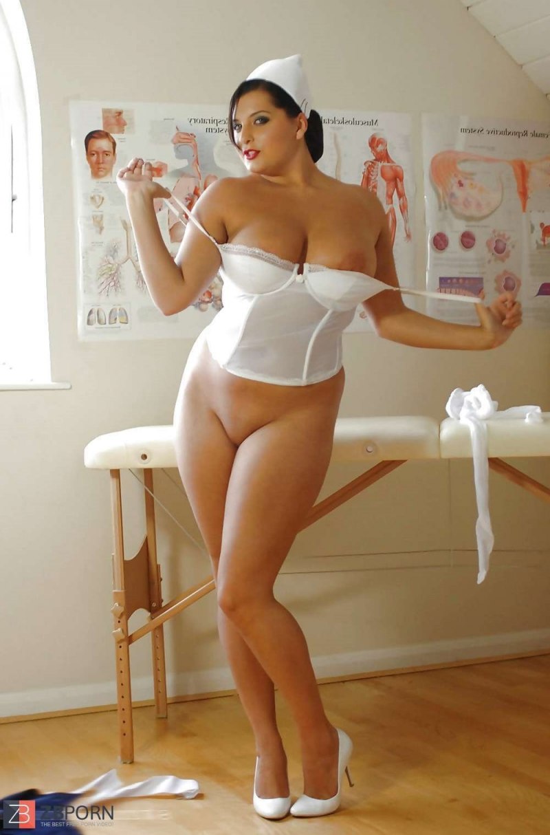 Голые пожилые медсестры