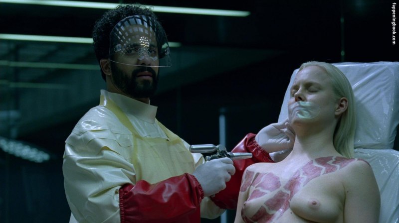 Ингрид болсай Бердал в купальнике