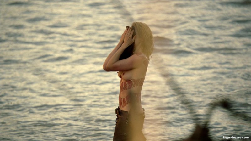 Голая Ингрид Больсе Бердаль