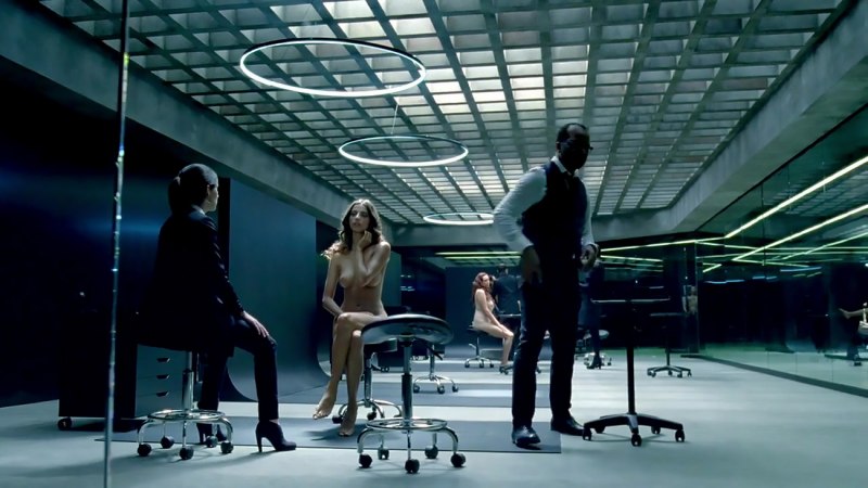 Ингрид Бису фото голая