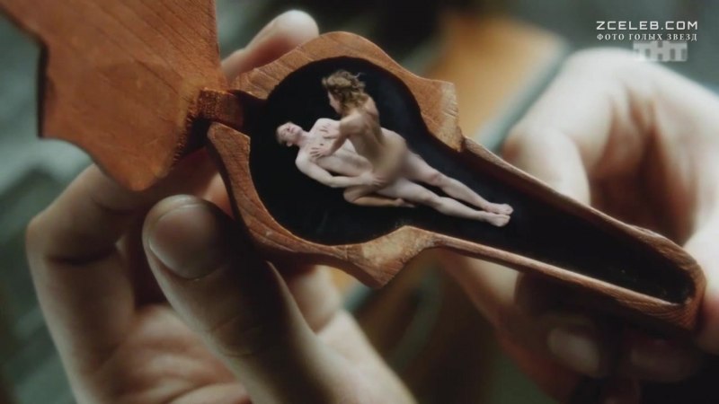 Евгения БРИК голая попа