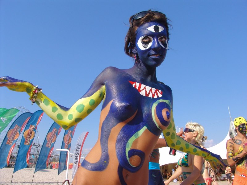 Разрисованные девушки ню