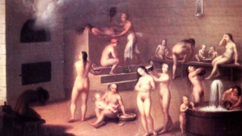 Женщины в общественной бане