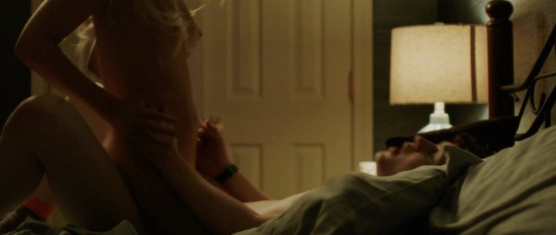 Натали Холл голаяголая