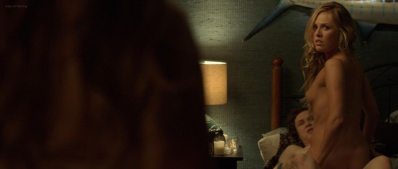 Натали Холл плюс один голая