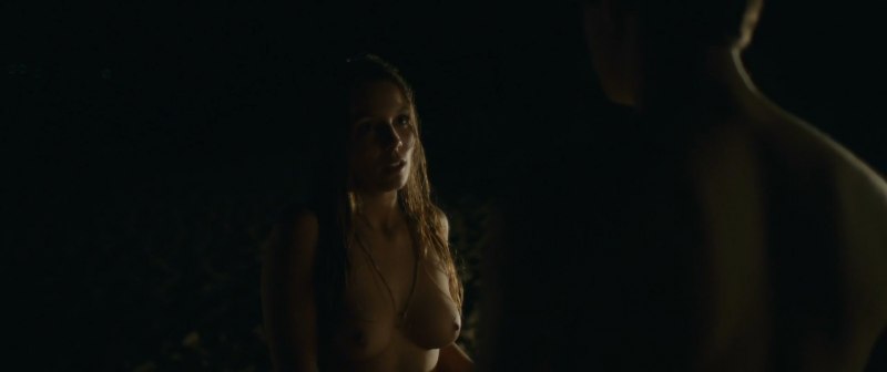 Олеся Фаттахова ню топлес