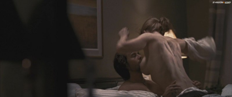 Сиськи Анджелины Джоли в фильме