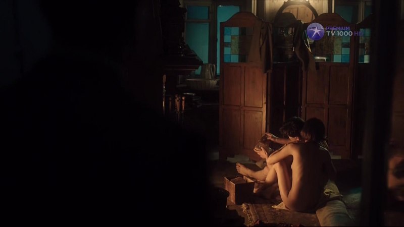 Виктория Исакова голая в фильме зеркала