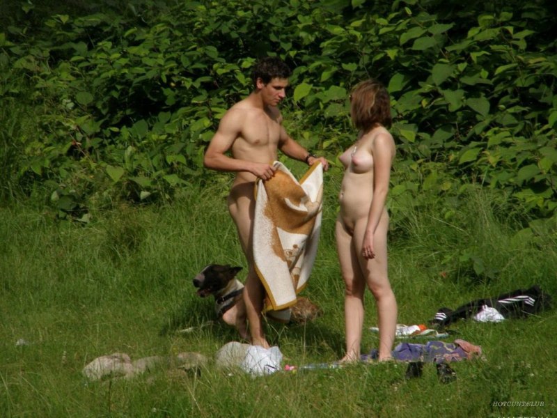 Ню на природе подсмотренное