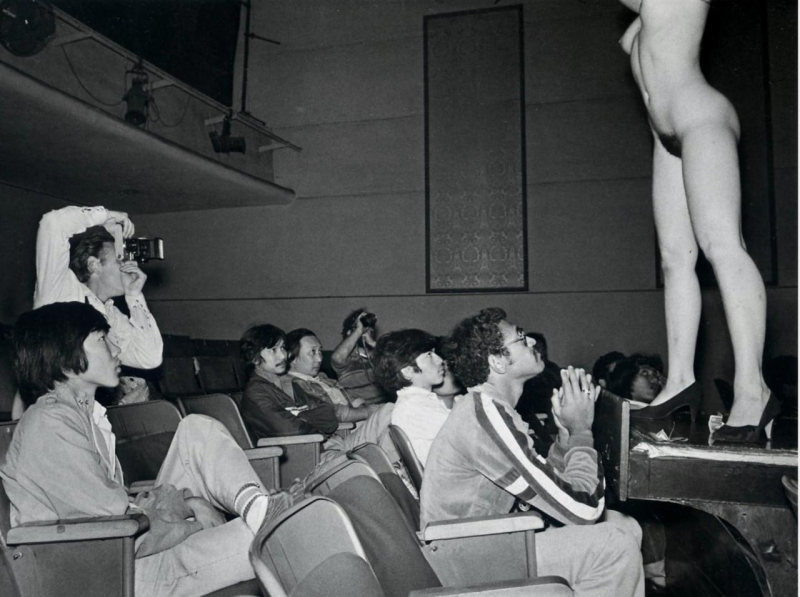 Ретро Эротический театр