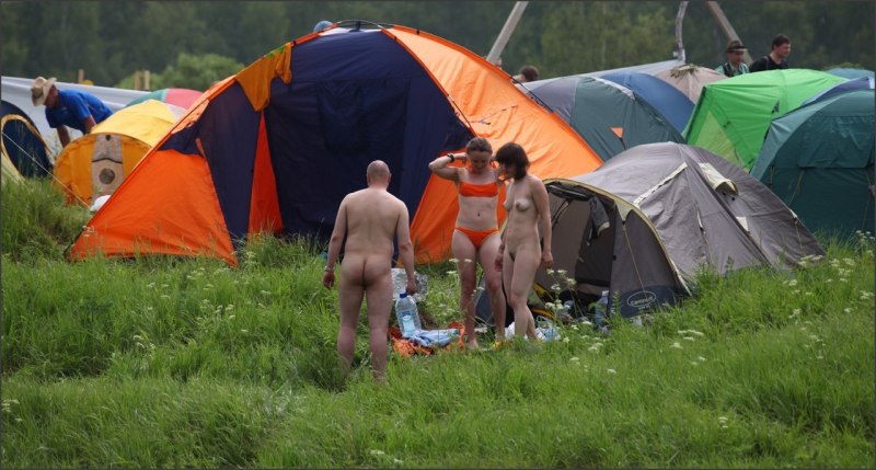 Пикник на даче голышом