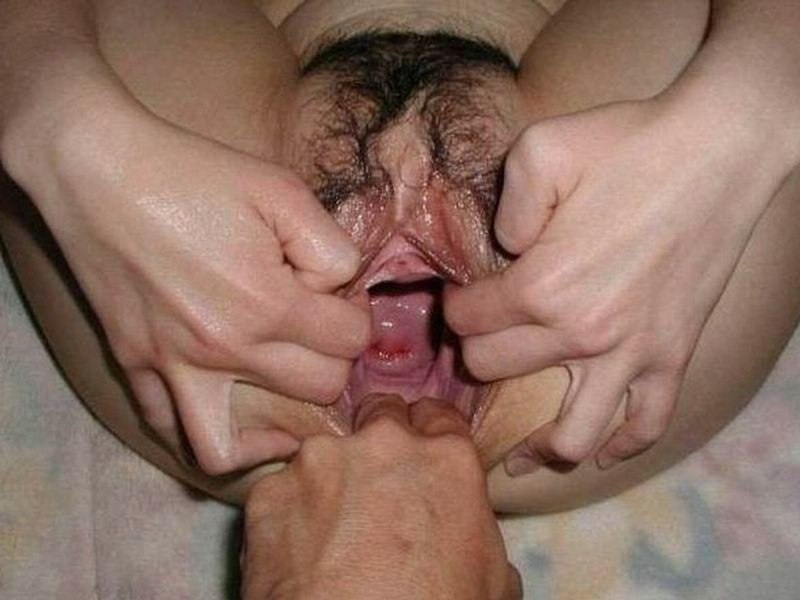 Девушки с расширителем влагалища