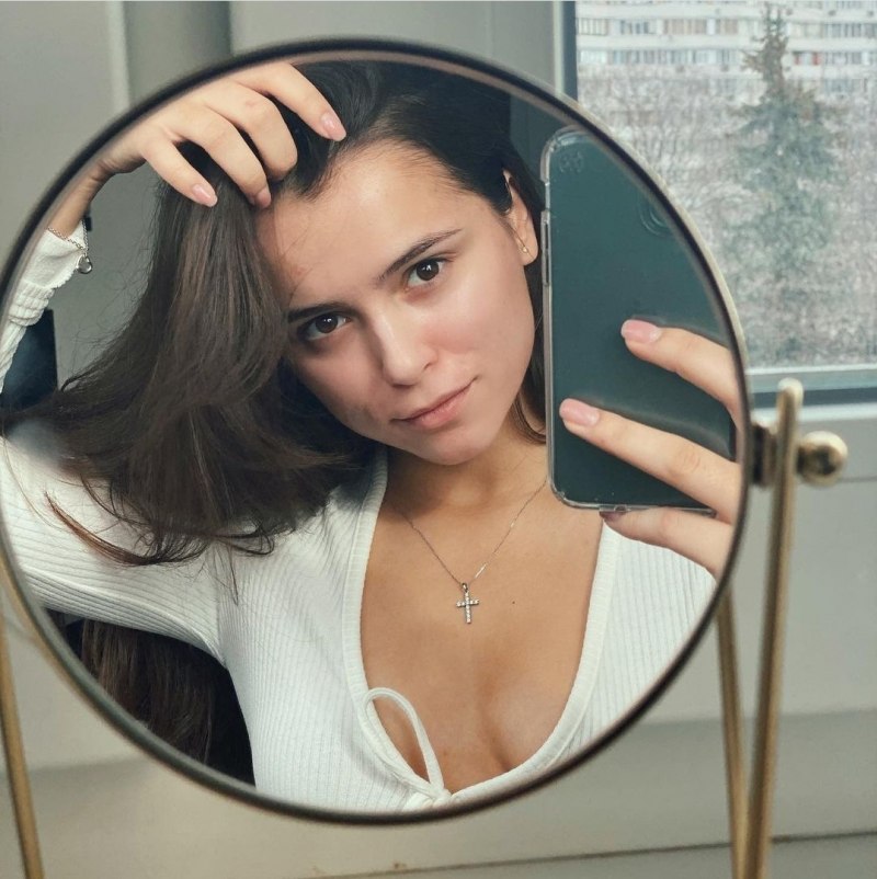 Мила Сивацкая поцелуй