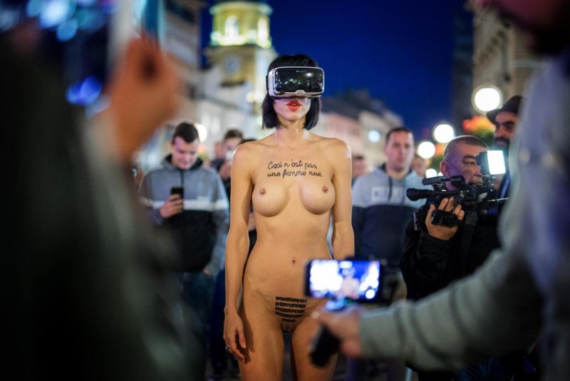 Швейцарская художница Мила Муаре голая