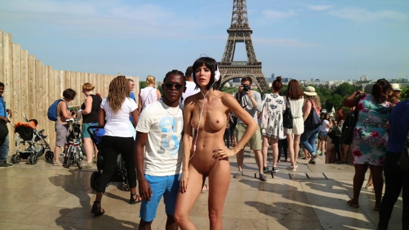 Швейцарская художница Мила Муаре