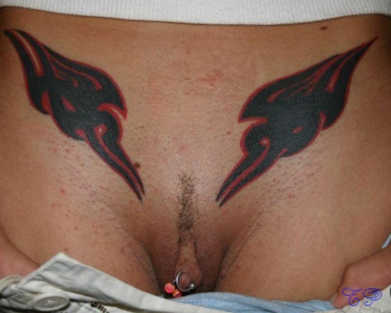 Тату на интимных местах женские
