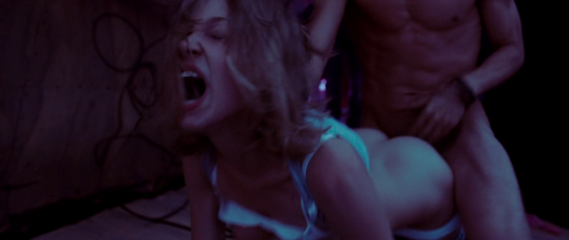 Марина Васильева сериал Мертвое озеро эротическая сцена