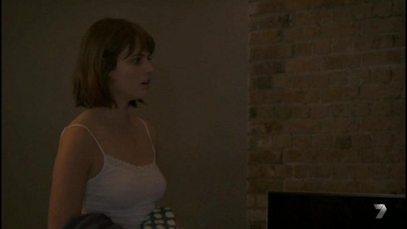 Эстер Смит Skins