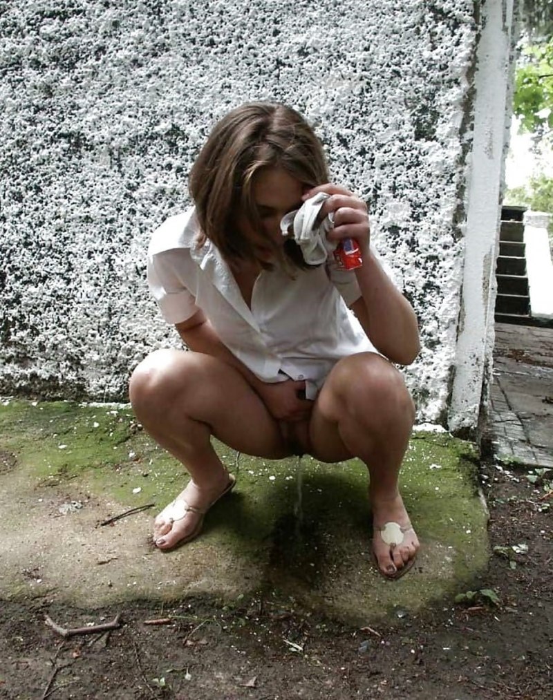 Девушка в туалете частное