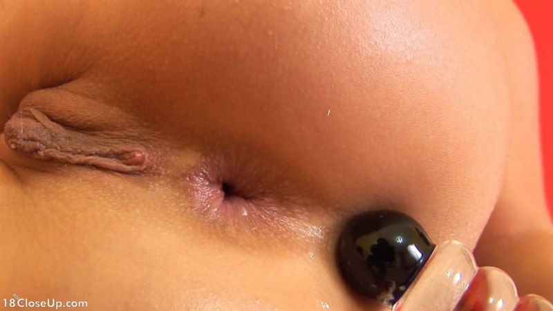 Женский анал крупным планом