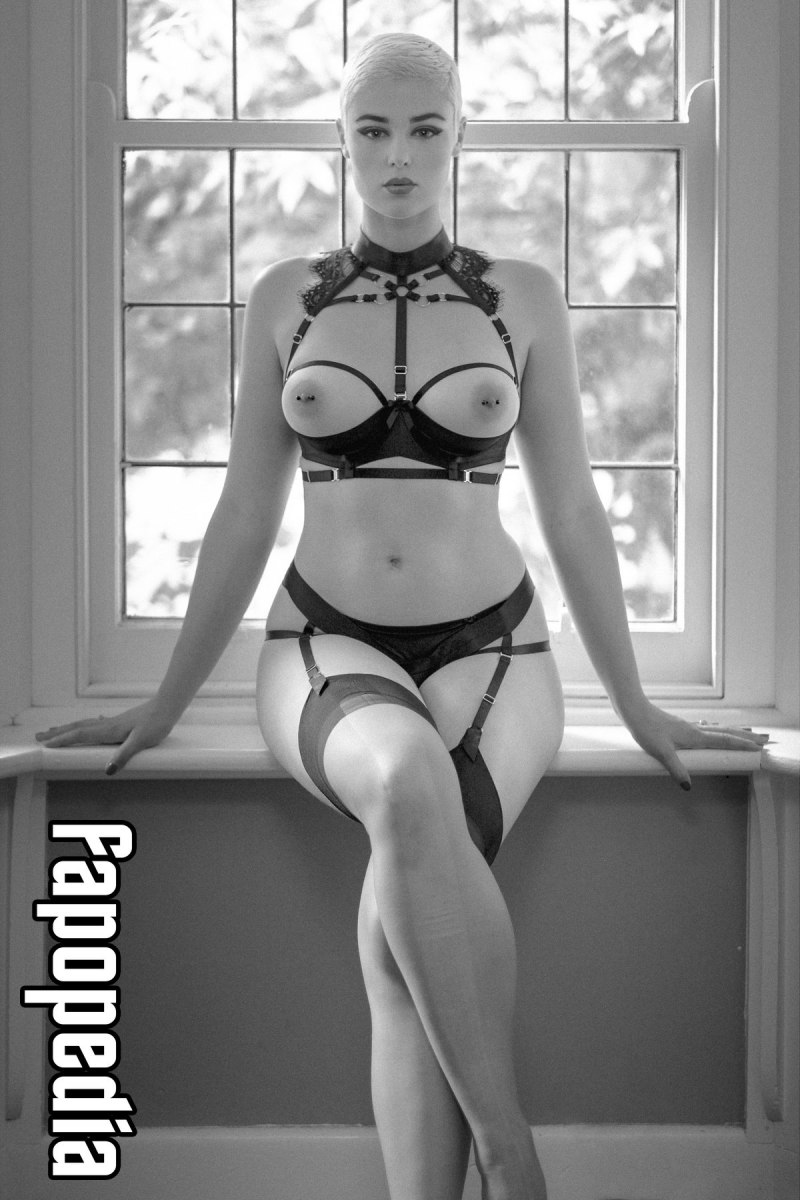 Стефания Феррарио 2019гголая