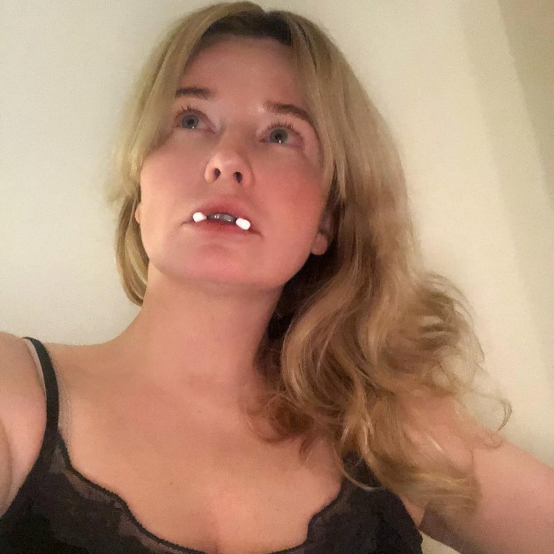 Татьяна Арно без бюстгальтера