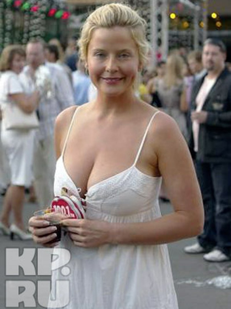 Татьяна Арно декольте