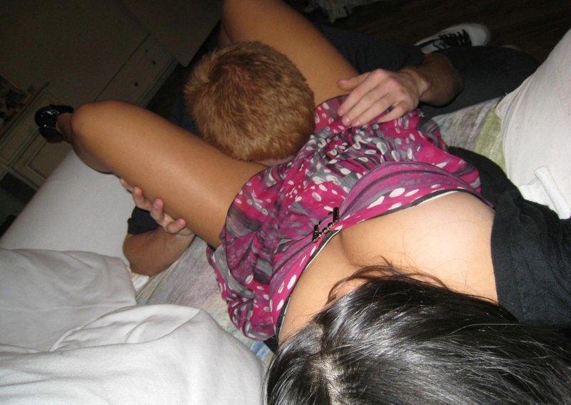 Домашний кунилингус в юбке