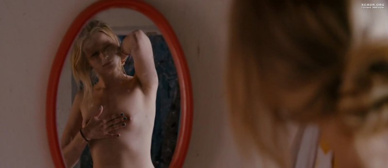 Александра Бортич грудь