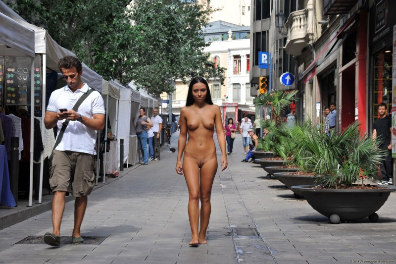 Моника мулатка nude in public