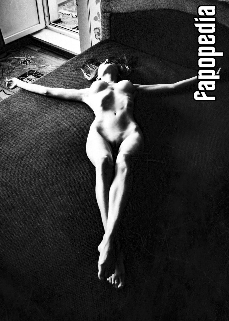 Кристина Баулина Чернов ню